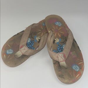 Cobian Floral Patterned Tan leather Flip Flops size 7